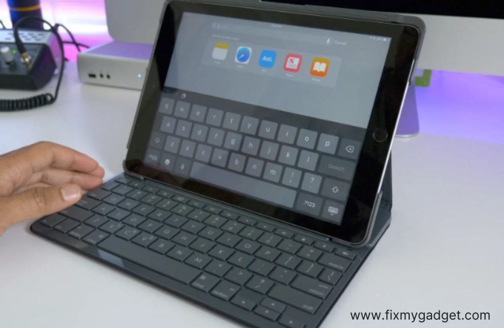 Connect a Slim Folio Keyboard To iPad
